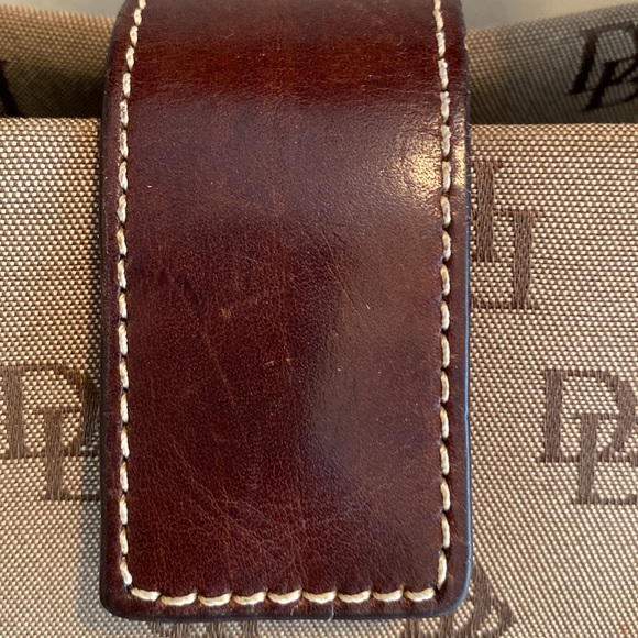 Dooney&Bourke large tote - Picture 2 of 16